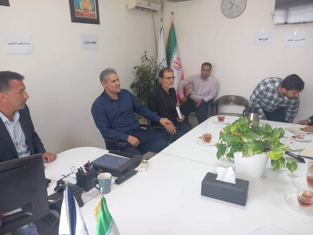 برگزاری میز خدمت در بخشداری رودپی و شهرداری آکند با حضور فرماندار محترم مرکز استان و مدیران دستگاههای اجرای شهرستان