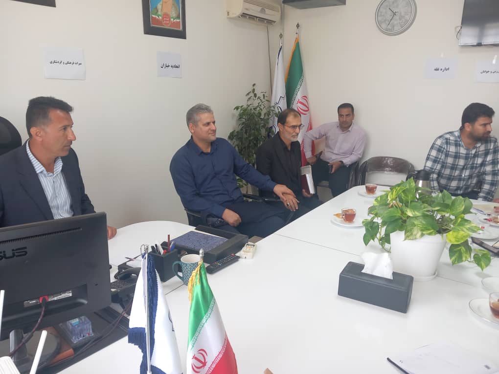 برگزاری میز خدمت در بخشداری رودپی و شهرداری آکند با حضور فرماندار محترم مرکز استان و مدیران دستگاههای اجرای شهرستان
